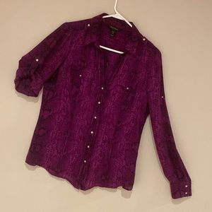 Silk sz 10 striking deep purple, magenta, eggplant colored top. Silver buttons.